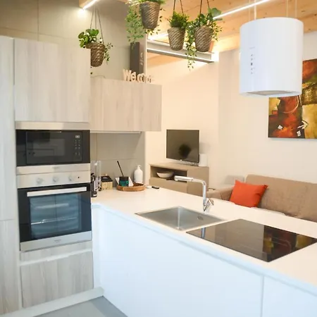 Comolakehouse * كومو